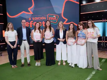 El vídeo ‘CONEXIÓN’ se alza ganador de la 3ª edición de Efecto MIL, el proyecto de la Fundación Atresmedia que promueve el uso positivo de las RRSS entre los jóvenes El vídeo ‘CONEXIÓN’ se alza ganador de la 3ª edición de Efecto MIL, el proyecto de la Fundación Atresmedia que promueve el uso positivo de las RRSS entre los jóvenes