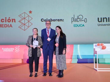 Premio Mentes AMI 2024 en la categoría 'Desarrollo de la Competencia Digital': En modo avión