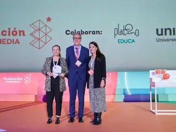 Premio Mentes AMI 2024 en la categoría 'Desarrollo de la Competencia Digital': En modo avión Premio Mentes AMI 2024 en la categoría 'Desarrollo de la Competencia Digital': En modo avión